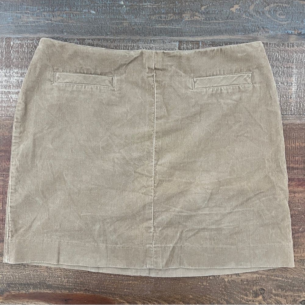 Old Navy Vintage Women’s Tan Corduroy Skirt w. Pockets Size 8